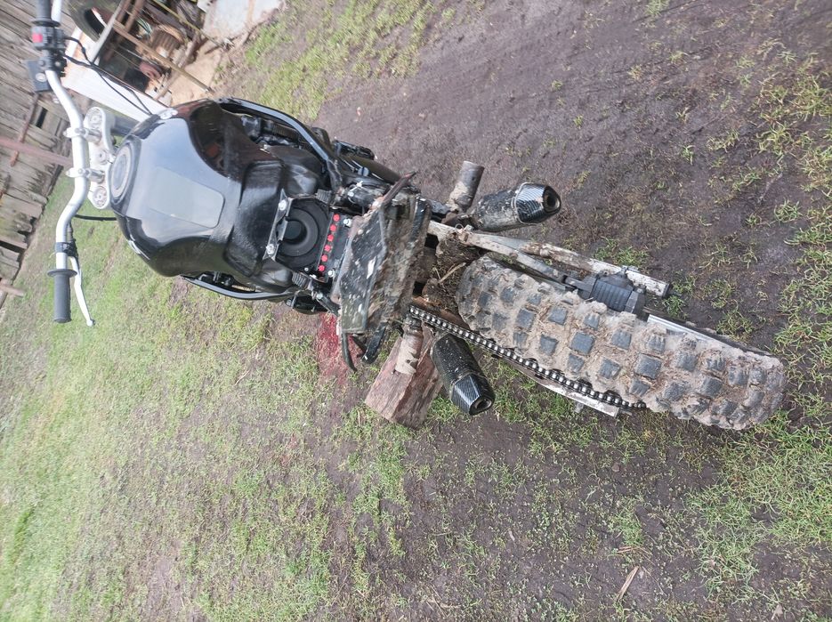 Cross Suzuki 600