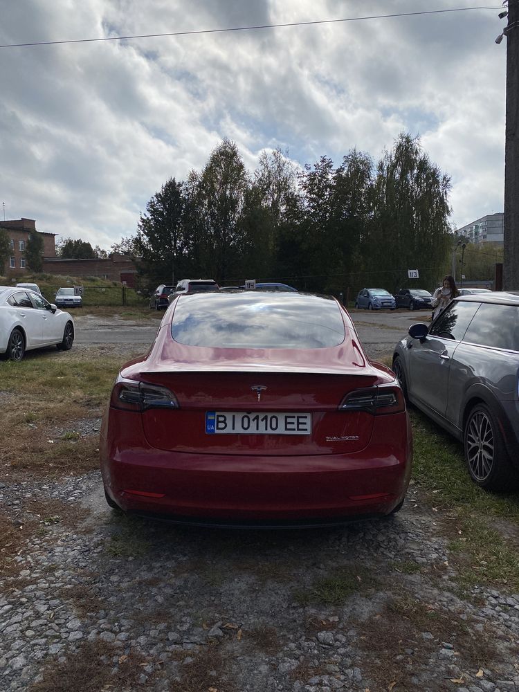 Європа. Tesla Model 3 Performance