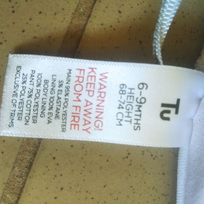 Strój kąpielowy nowy na wzrost 68-74 cm firmy Tu z pieluszką