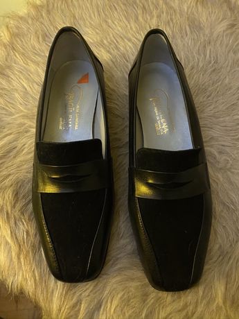 Sapatos pretos de senhora - NOVOS