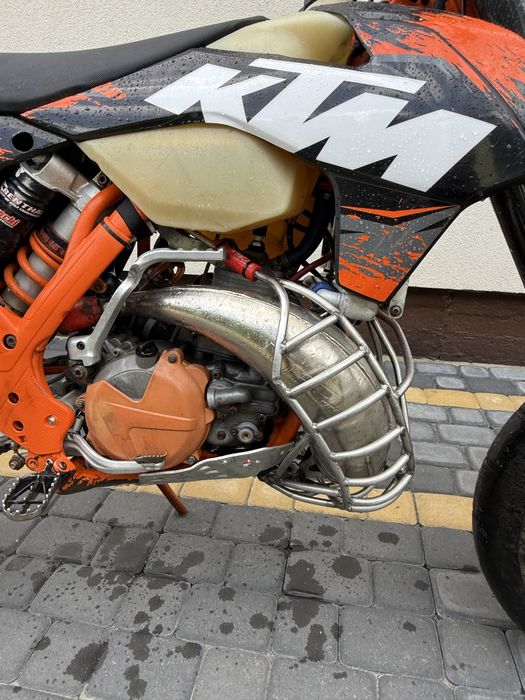 KTM EXC 250 wersja six days.