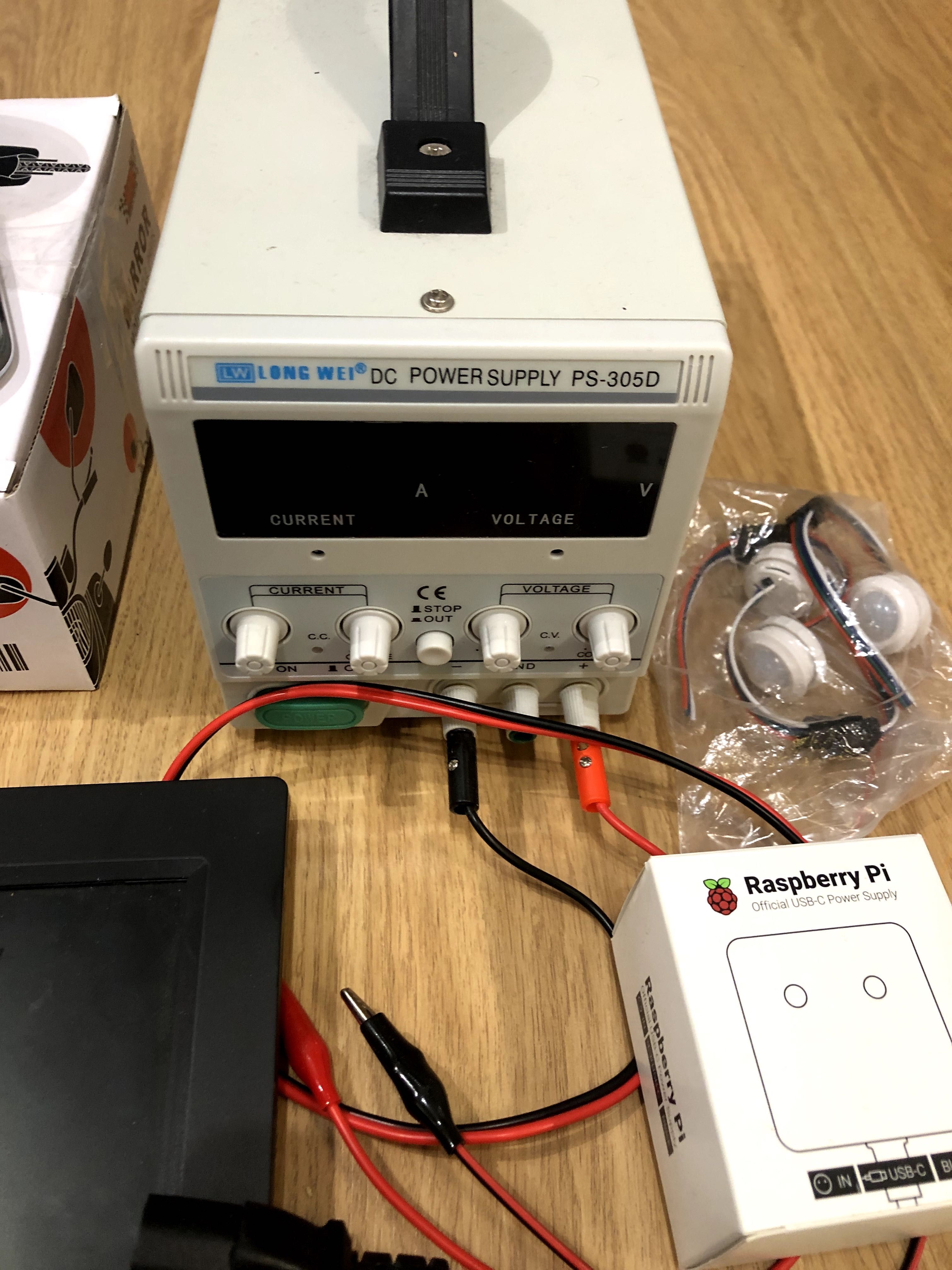 Zasilacz laboratoryjny + inna elektronika ESP32, silniki, zasilacz