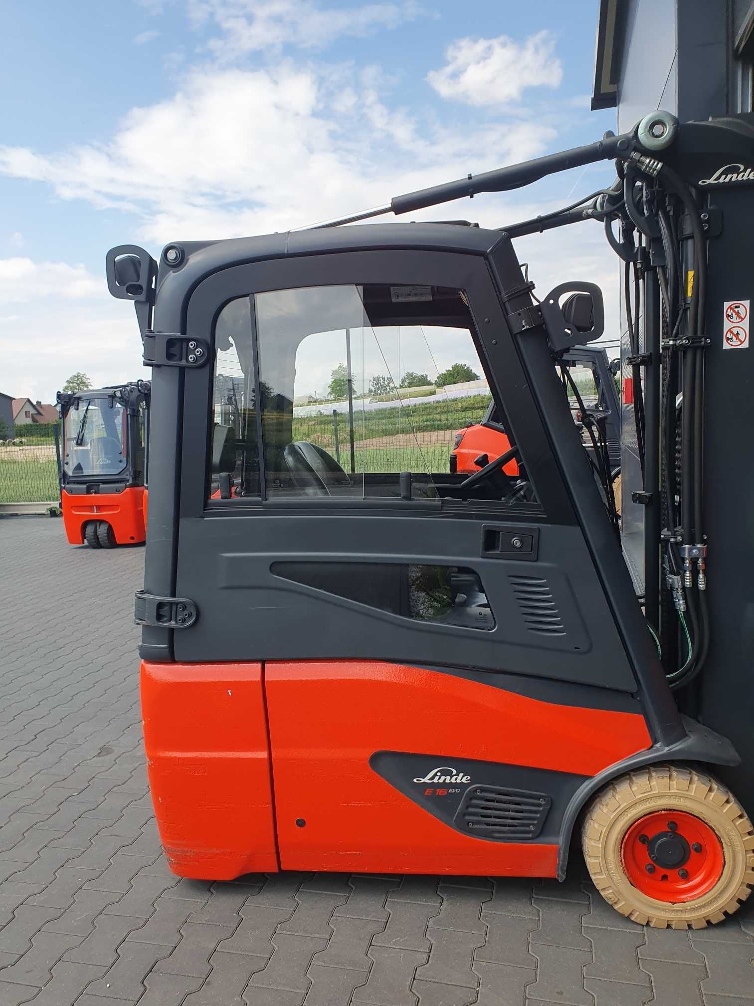 Komplet Drzwi wózek Linde E16 seria  386 , E20 E18