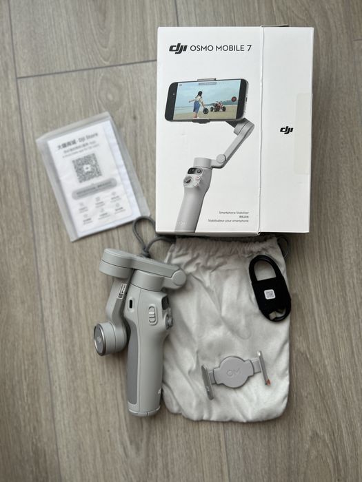 Новенький Стабілізатор відеозйомки DJI Osmo Mobile 7