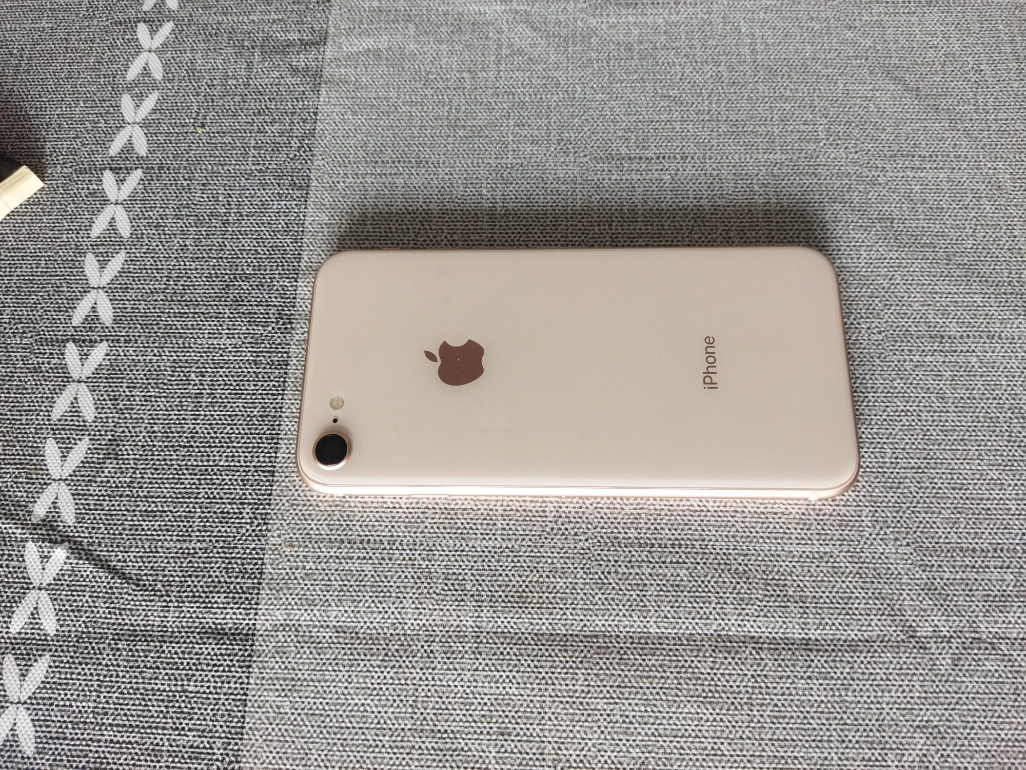 iPhone 8 esteticamente como novo mt estimado, (ler anúncio) Rose gold