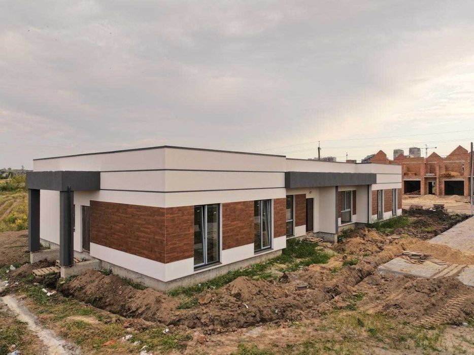 Продам таунхаус на новій широкій вулиці. Готовий до внутрішніх робіт