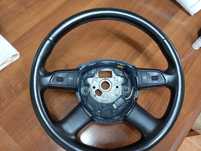 Volante com comandos Audi