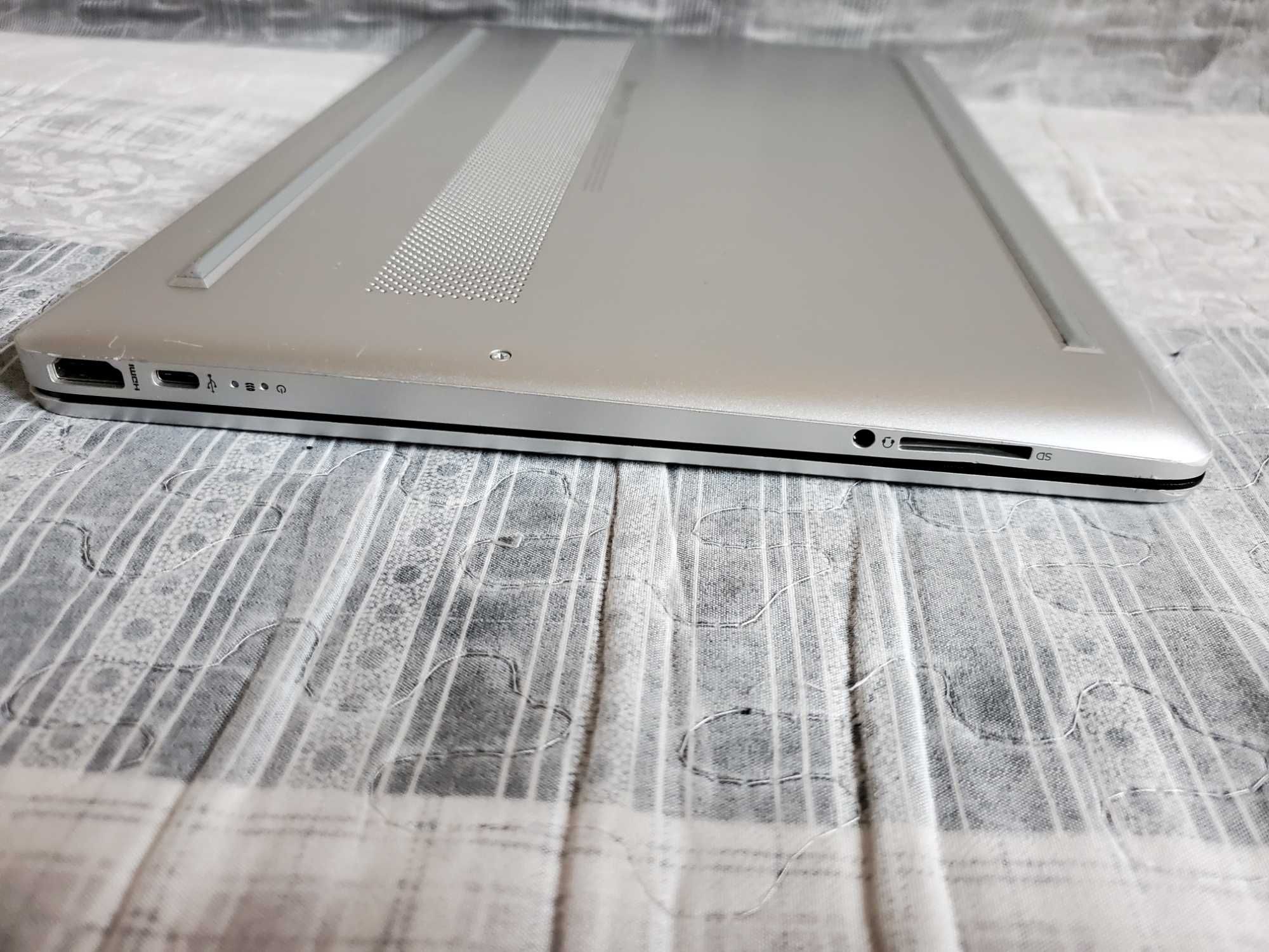 HP 15-dy1032wm 15.6" Touch Intel Core i3-1005G1 / 16GB 256GB SSD