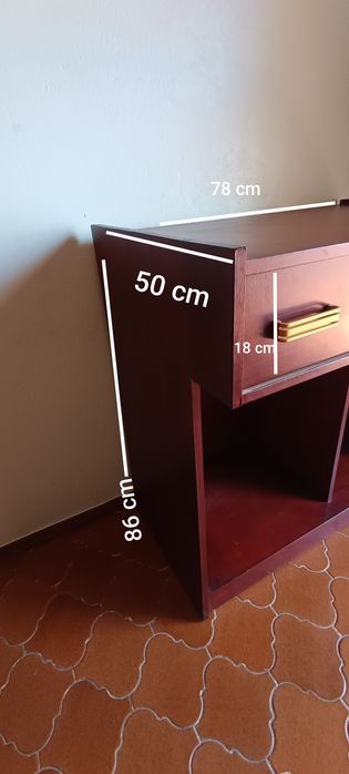 Secretária em madeira