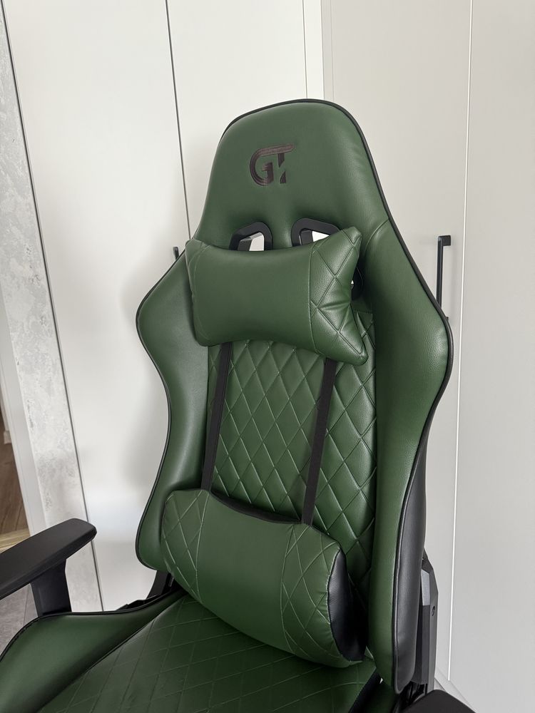Геймерское кресло GT Racer Pro Green