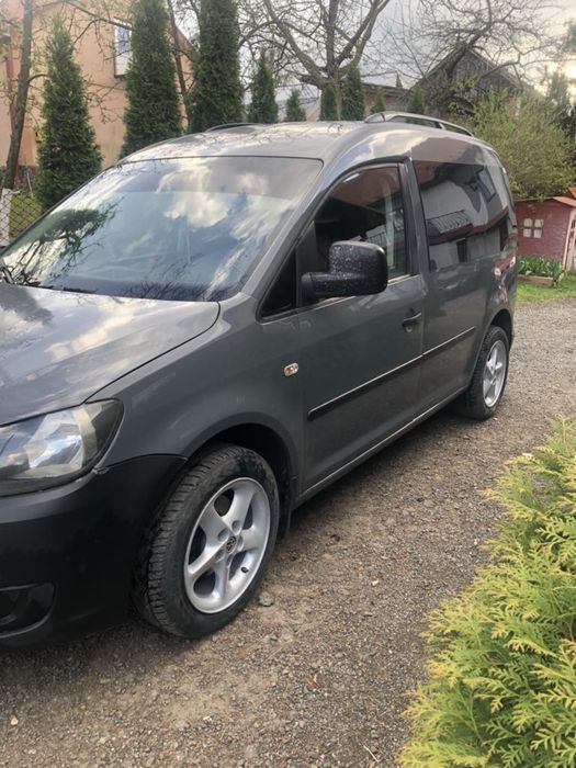 Продам volksvagen caddy2012