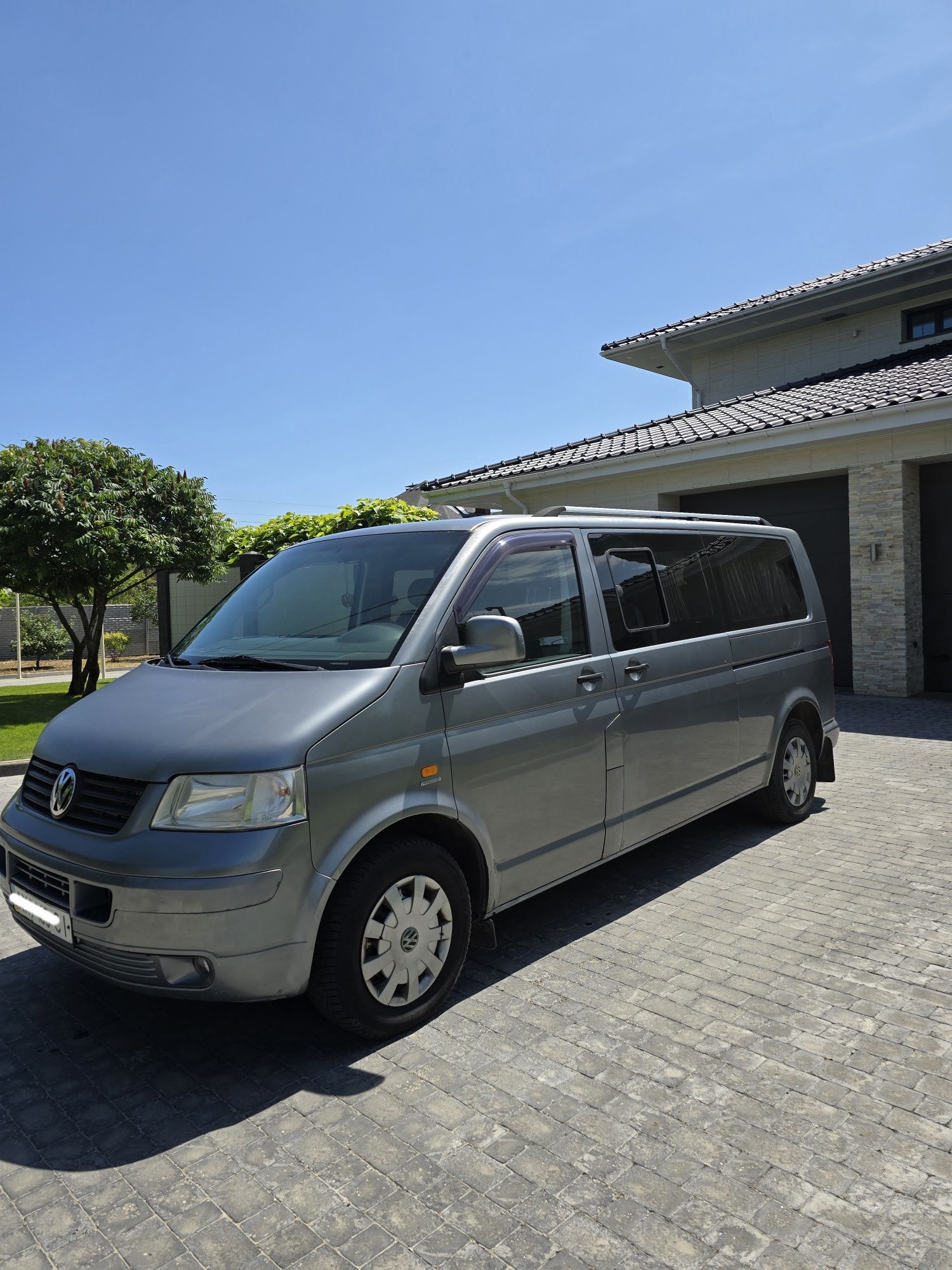 Продам Volkswagen Caravelle 9 мест