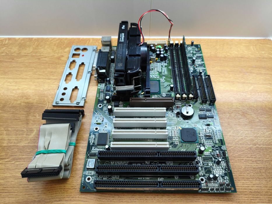 Płyta główna  QDI Legend-V 440LX SLOT1 + Pentium II 350MHz SL2U4 + RAM