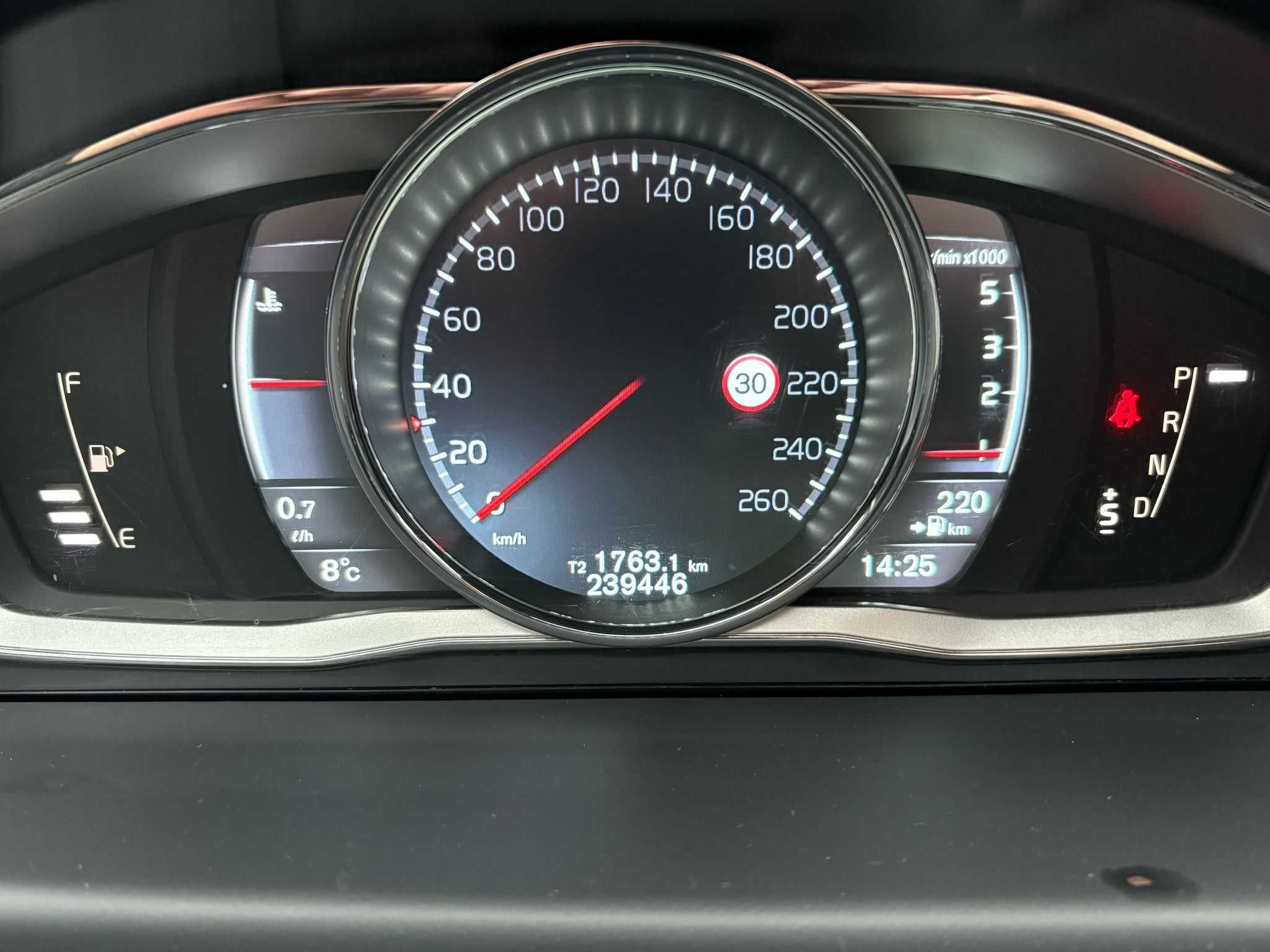 Volvo V70 D4 2.0 Diesel 181KM 2015r Xenon Navi BEZWYPADKOWY 1 właściel