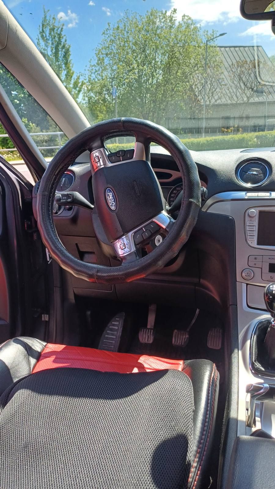 Ford s max 2009 року