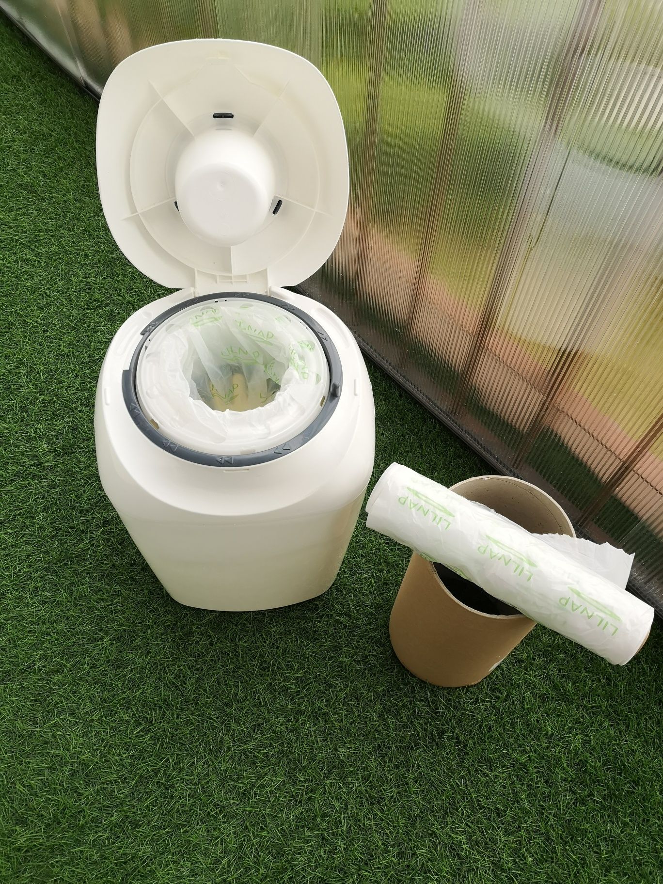 Sprzedam kosz na pampersy tommee tippee sangenic