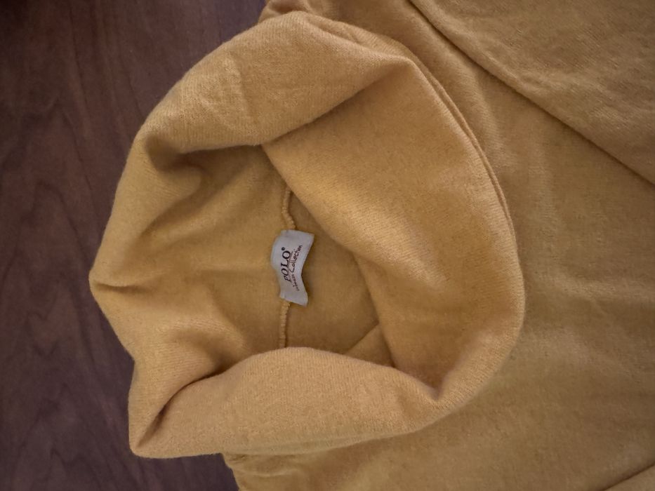 Sweterek damski z dużym golfem wełna