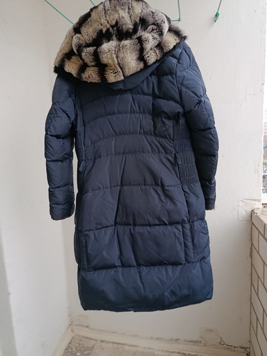 Пуховик SNOW BEAUTY  размер 40-42 (натурального пуха 80%)