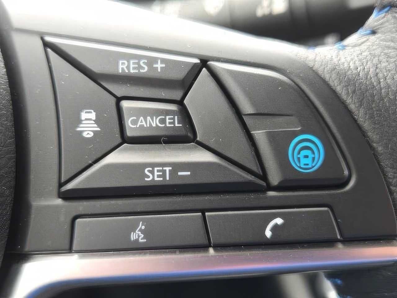 2022 Nissan LEAF SL PLUS