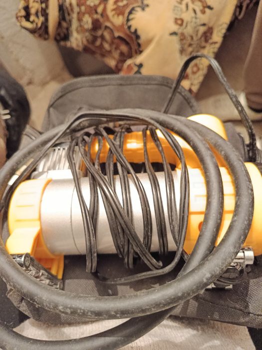 Компресор автомобільний Miol 2 в 1 з ліхтариком (81-117)