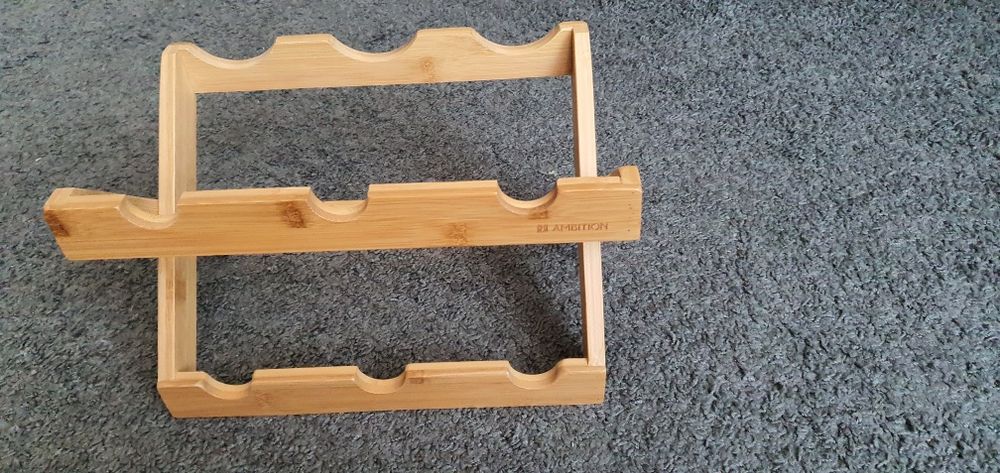 Sprzedam nowy stojak do wina i tarkę mało używaną