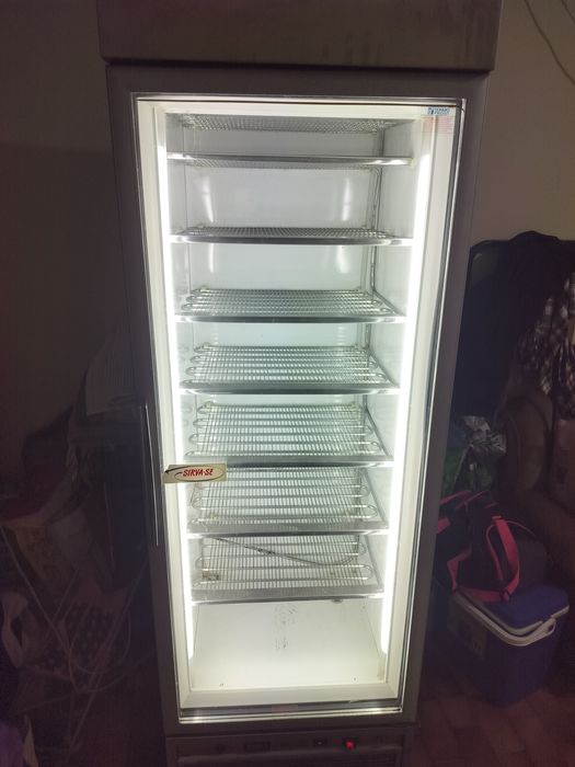 Vendo arca congeladora vertical fricon