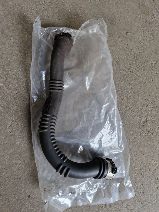 Патрубок інтеркулера Trafic ,Vivaro 1.6