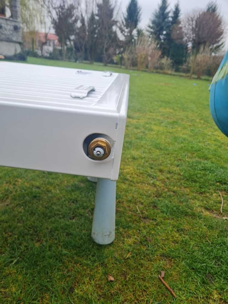 Grzejnik dwupłytowy 600x700x100 Kermi 3/4" lewy