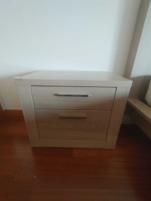 Vende-se Mobília de Quarto de Casal Bali Carvalho