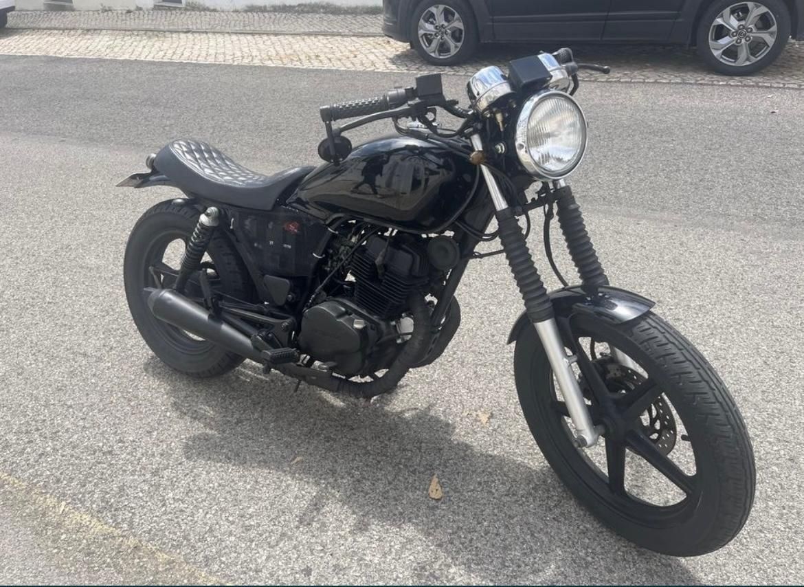 Honda CB250 Café Racer