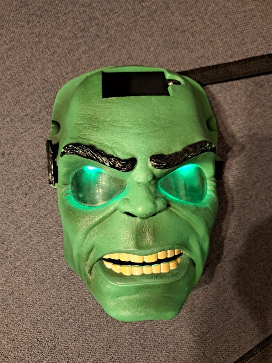 Maska Hulk Marvel swiecą się oczy
