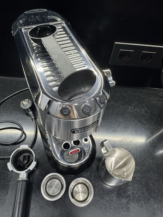 Кавоварка DeLonghi EC685.M