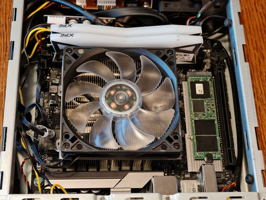 MiniPC Ryzen 5600G, 2x8GB DDR4 4133 RGB, chłodzenie thermallight argb