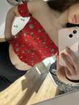 Czerwony crop top w białe kwiatki rozmiar XS 34 z odkrytymi ramionami