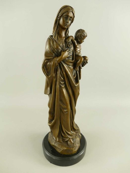 Matka Boska z Dzieciątkiem figura brązu rzeźba madonna