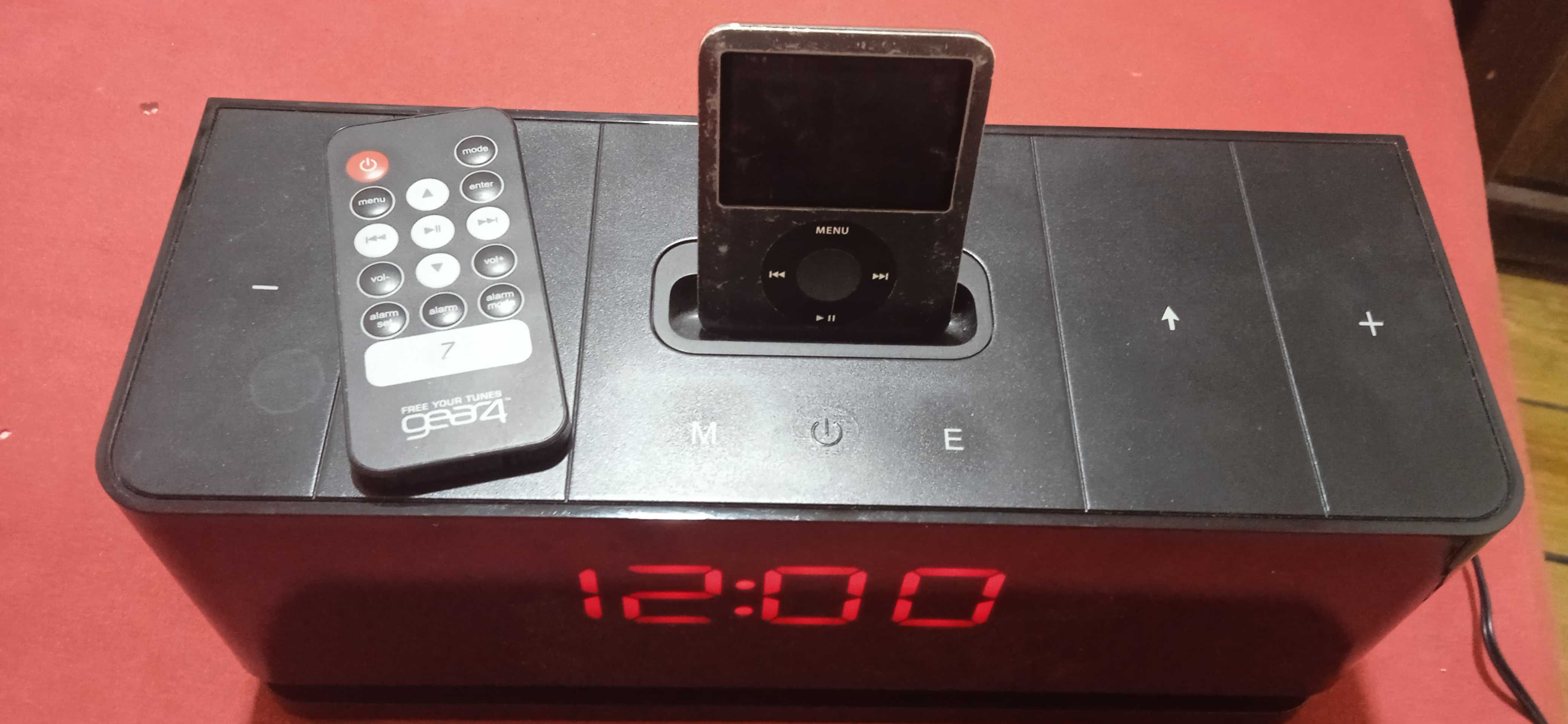 Gear 4 BLACKBOX 24/7 Altavoz-Despertador para iPod