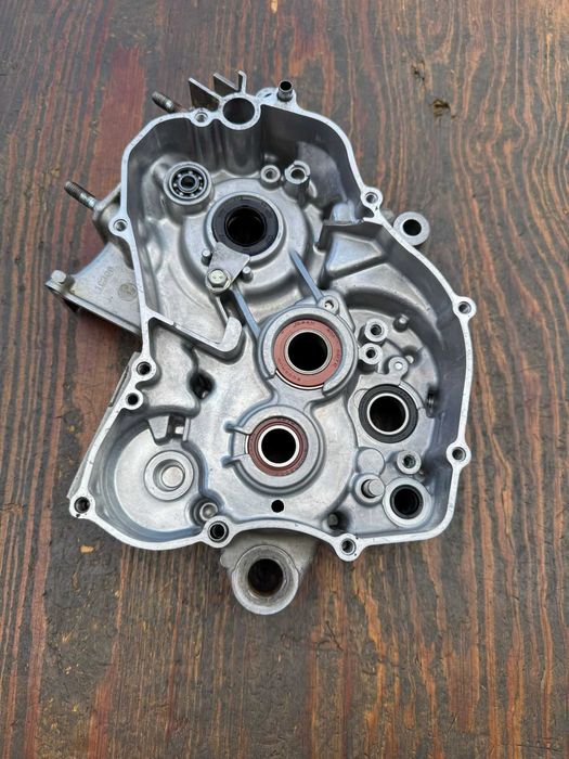 komplet karter karterow kartery crankcase pokryw yamaha yz 125 r 05-21