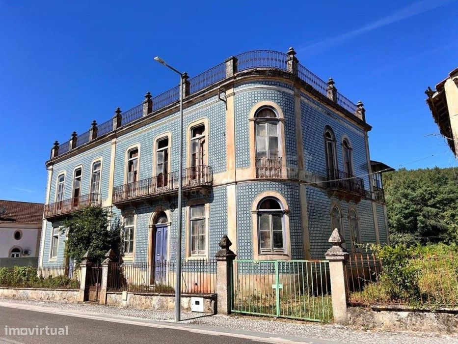 Quinta com excelentes acessos e cerca de 15500ha