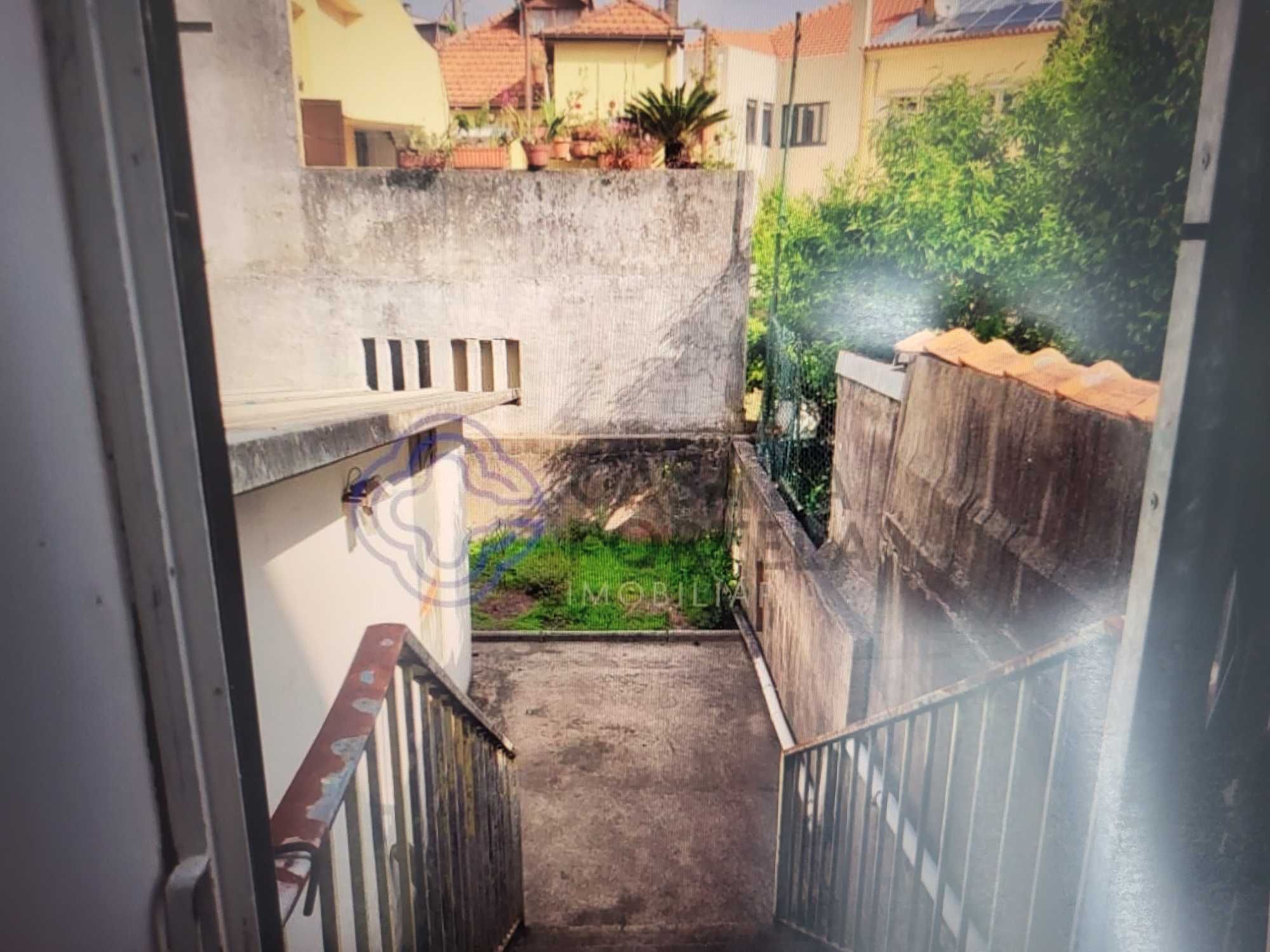 loja 2 frentes 2 pisos armazém e jardim porto