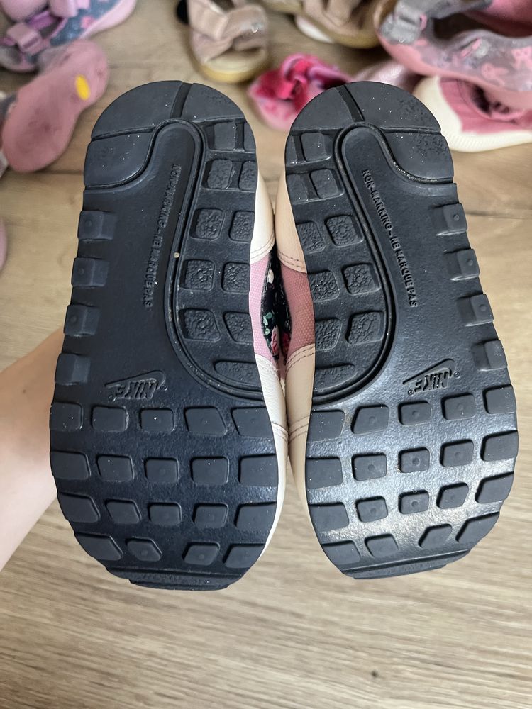 Buty nike rozmiar 23.5