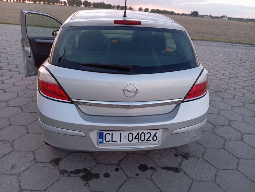 Astra H 1.7 Isuzu mały przebieg najlepszy silnik! Sprawna klima !