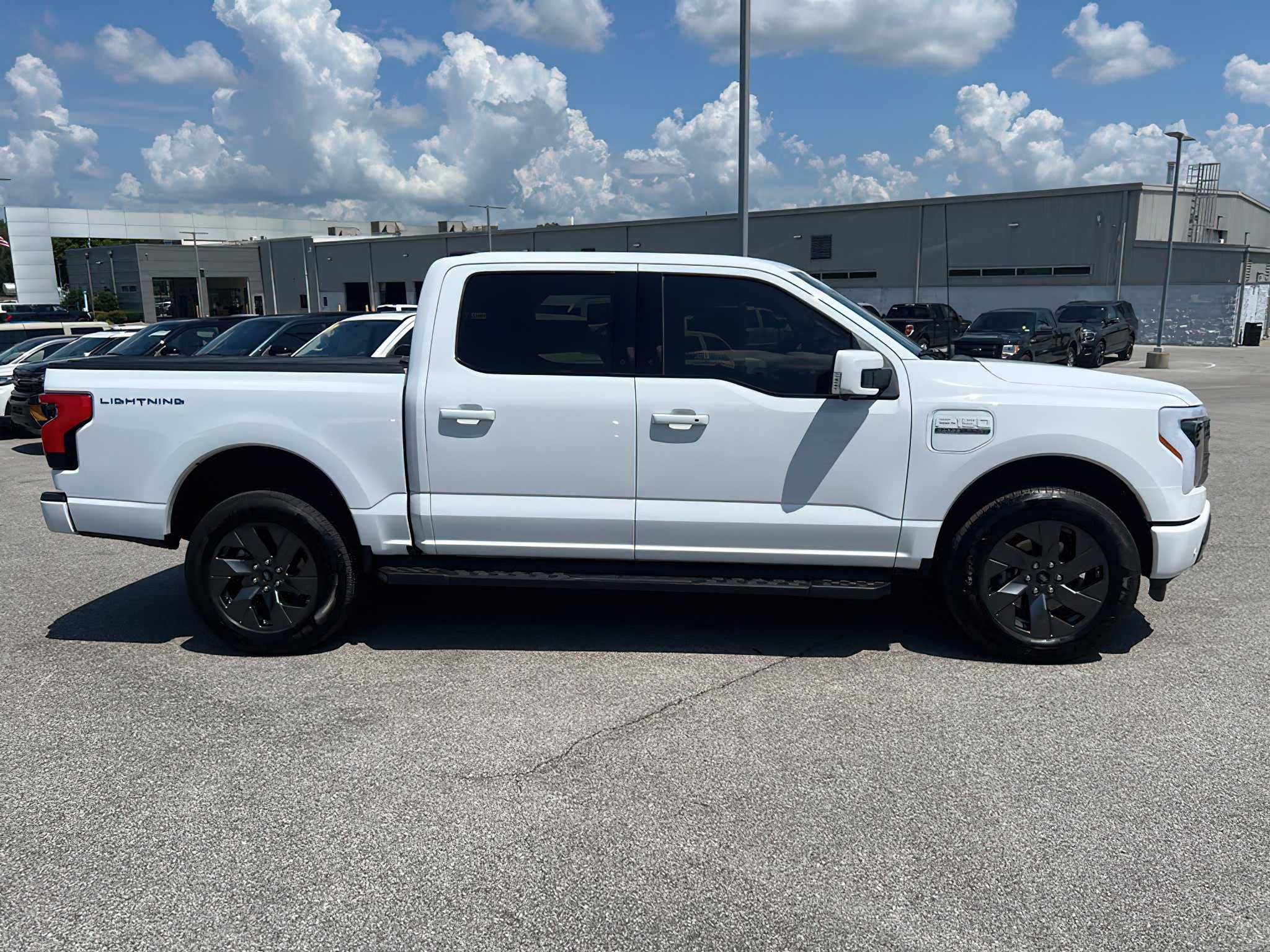 Ford F-150 Lightning Lariat 2023