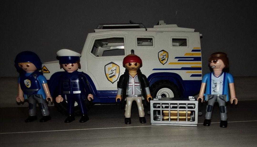 Figurki zestaw kolekcja Playmobil transporter policyjny