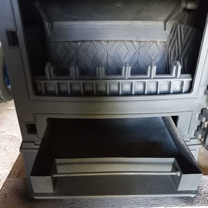 Piec kominek żeliwny fi 150 waga 140kg.
