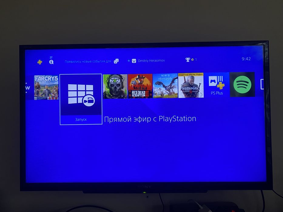 Продам PlayStation 4 (PS4) + 2 игры на дисках + установлены игры