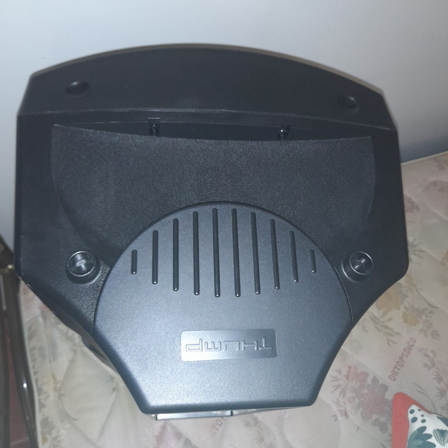 COLUNA Thump 15 100w 15 powered loudspeaker
