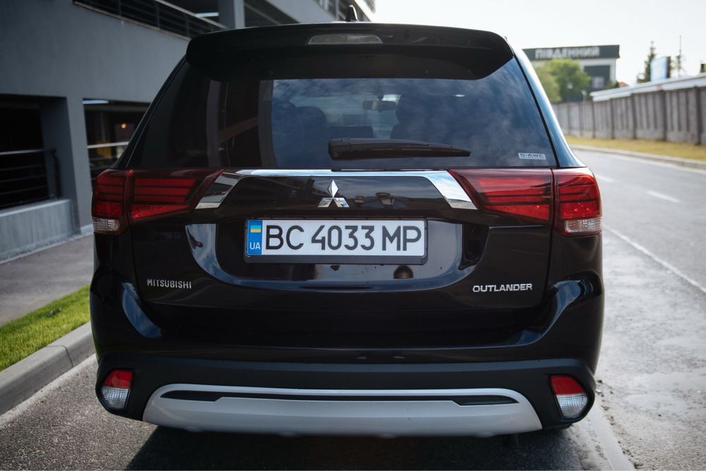 Mitsubishi Outlander III