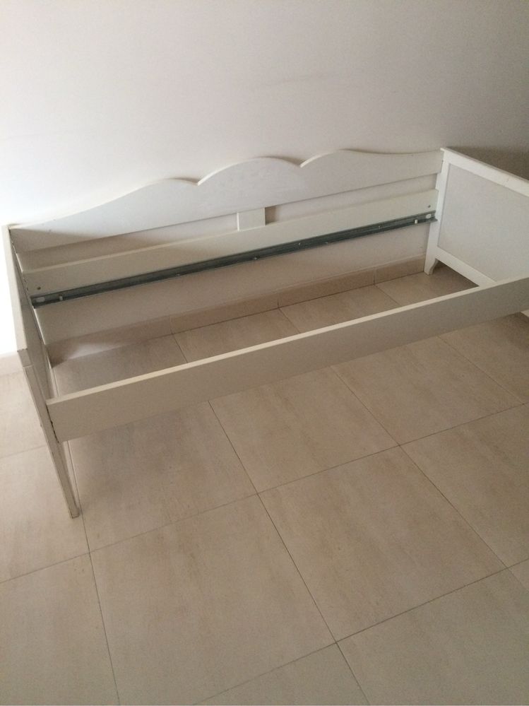Cama  individual IKEA c/ Barra modelo SENSVIK