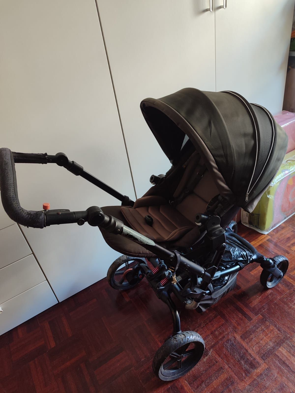 Carro Jané + ovinho com suporte Isofix