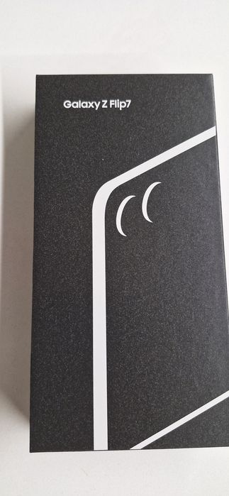 Samsung Z Flip 7 256GB Novo